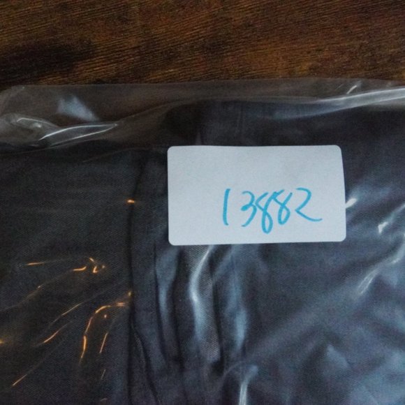 UNTUCKit Button Up Shirt Mens Adult Large Slim Fit Solid Gray Casual Business - Picture 9 of 9